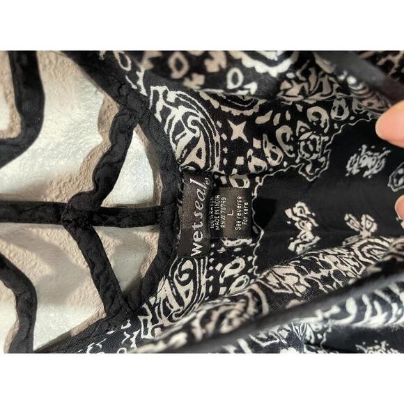 Stylish Black and White Strappy Cover-Up by Wet Seal - Picture 4 of 4